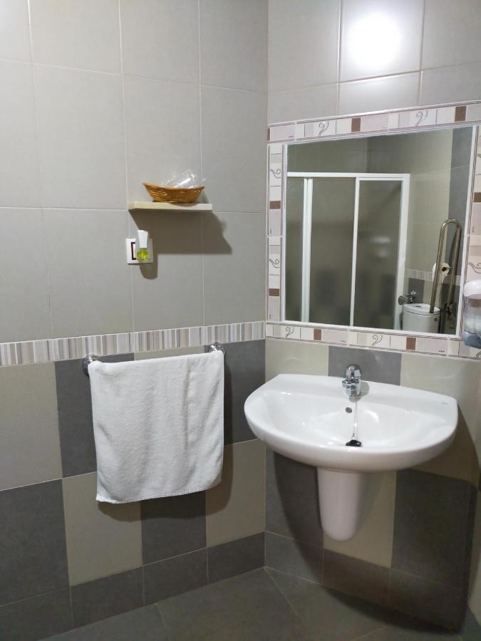 Hostal Banderas Fuensanta de Martos 外观 照片