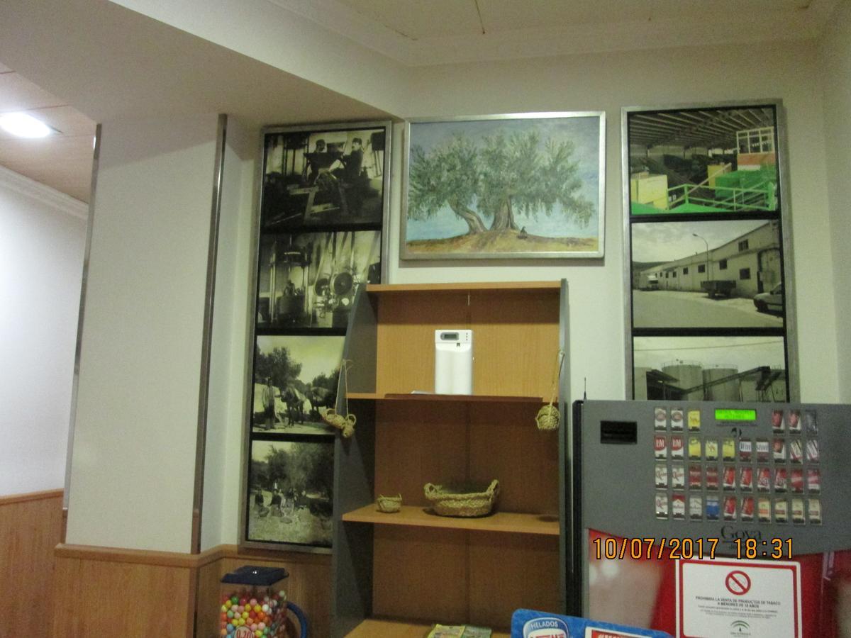 Hostal Banderas Fuensanta de Martos 外观 照片