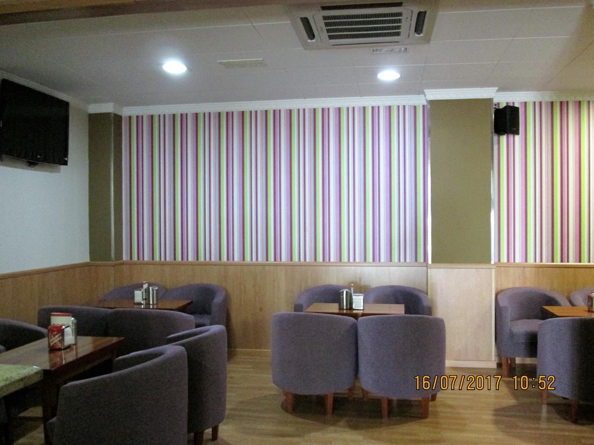 Hostal Banderas Fuensanta de Martos 外观 照片