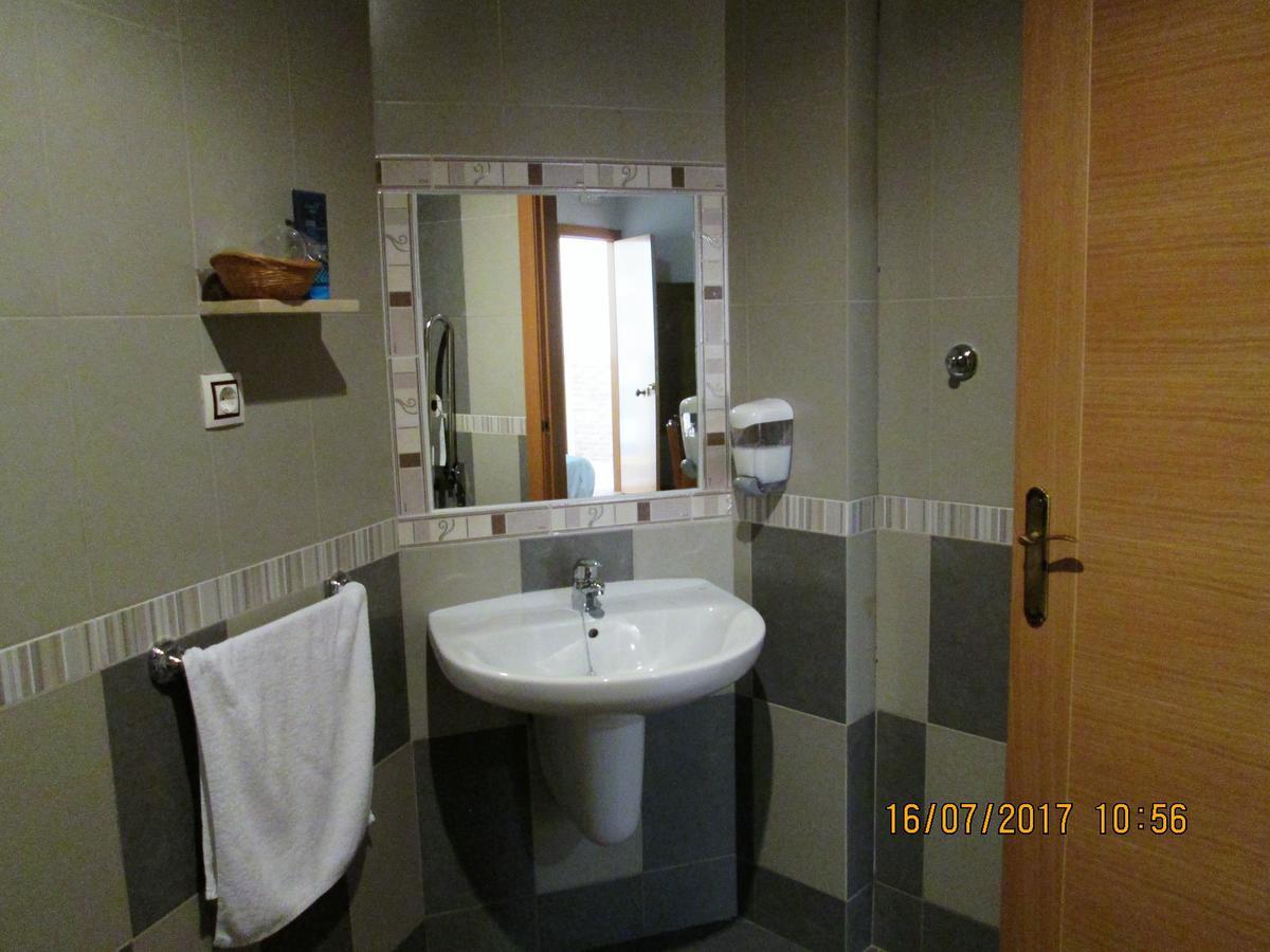 Hostal Banderas Fuensanta de Martos 外观 照片