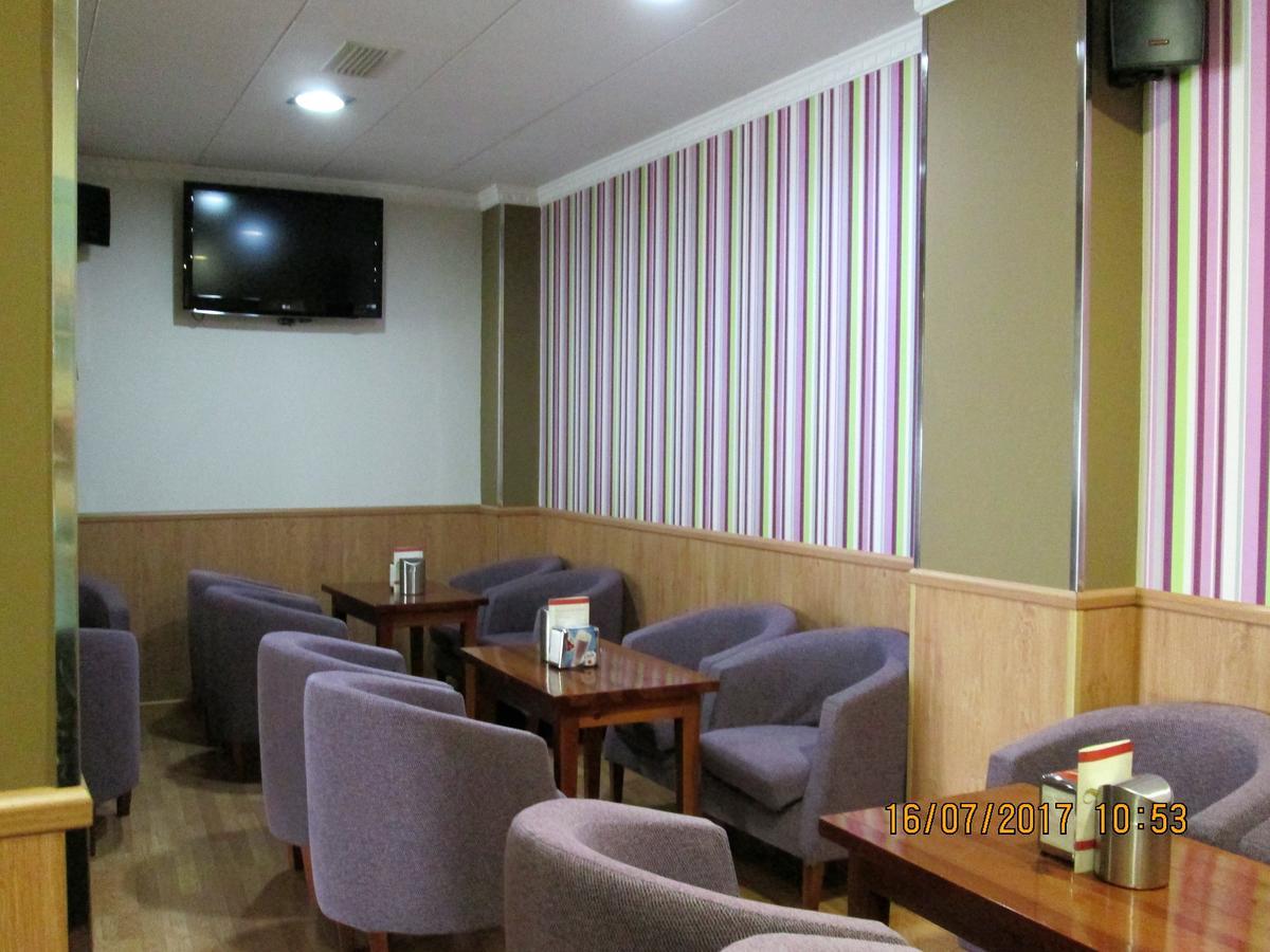 Hostal Banderas Fuensanta de Martos 外观 照片